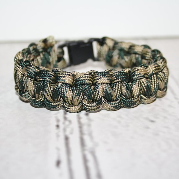 🟢 Camo Paracord Bracelet · 7.5" · Like New 🟢 - Picture 1 of 3